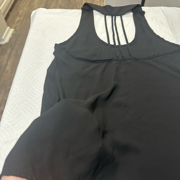 a'gaci Black Backless Sleeveless Tank Top - Picture 5 of 6